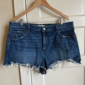 Abercrombie & Fitch ‘The Mom Short’ High Rise - 34